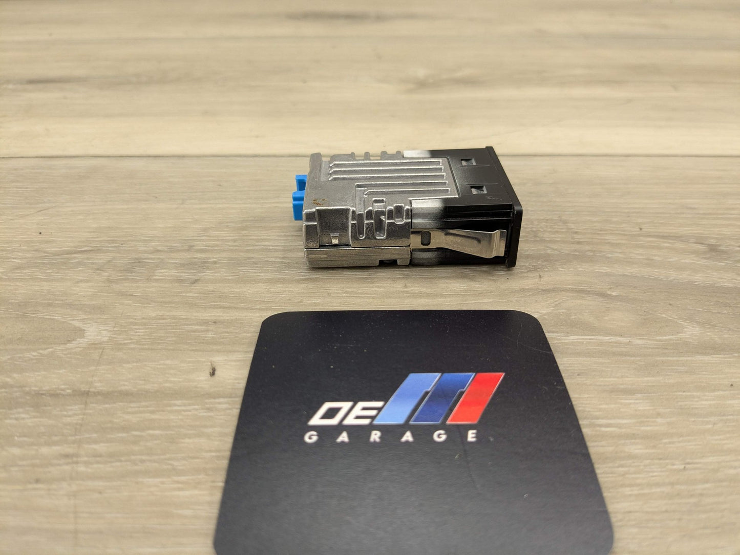 OEM BMW F48 F97 G01 G12 G20 G26 G30 USB Type C Socket Charger Port Connector