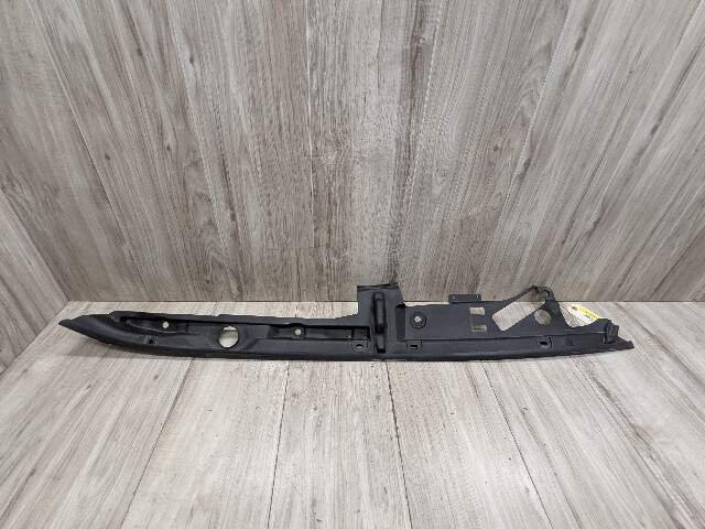 OEM BMW F90 M5 G30 530 540 M550 Front Right Engine Support Sealing Cover Trim
