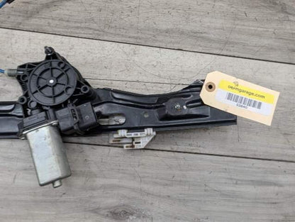 2011 - 2016 BMW 335i F30 Front Right Passenger Window Glass Regulator w/ Motor 7281886 N55B30M0