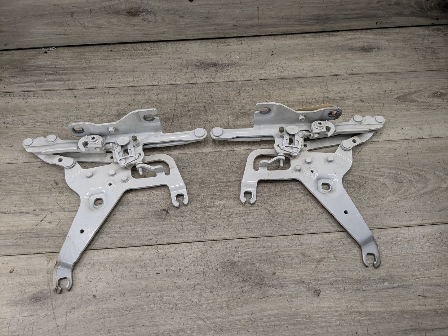 OEM BMW F15 F16 F85 X5 X6 Left Right Hood Hinge Support Bracket Brace SET
