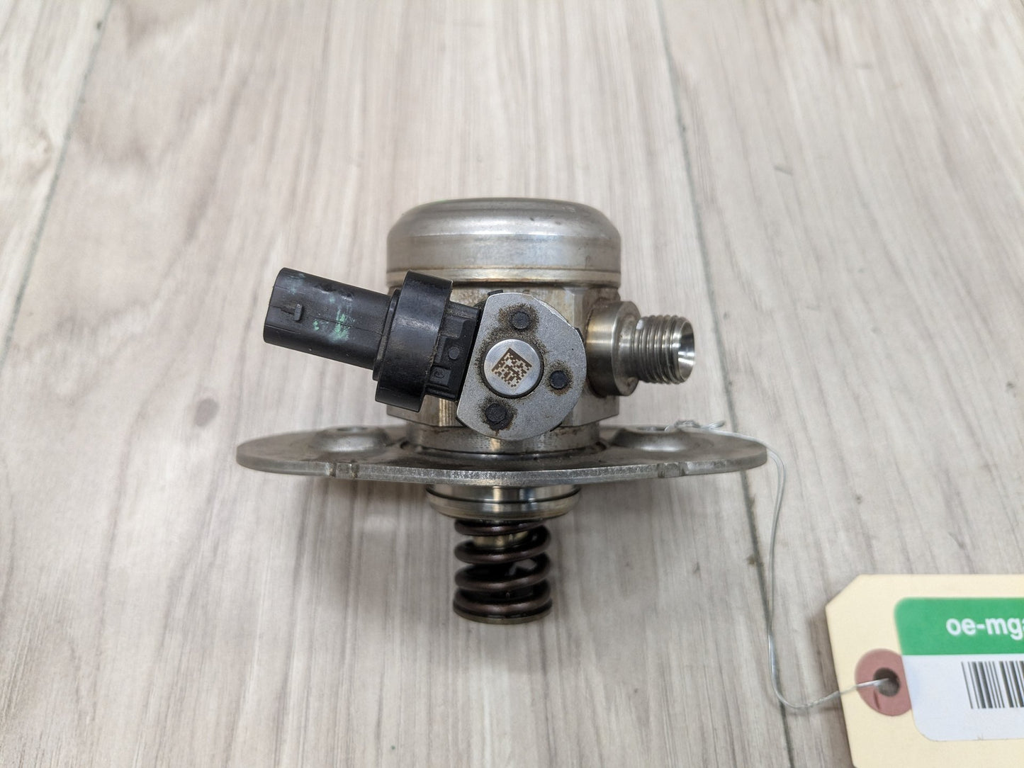 16-20 OEM BMW G11 G12 750 G30 M550 Engine N63R HPFP High Pressure Fuel Pump 5-8