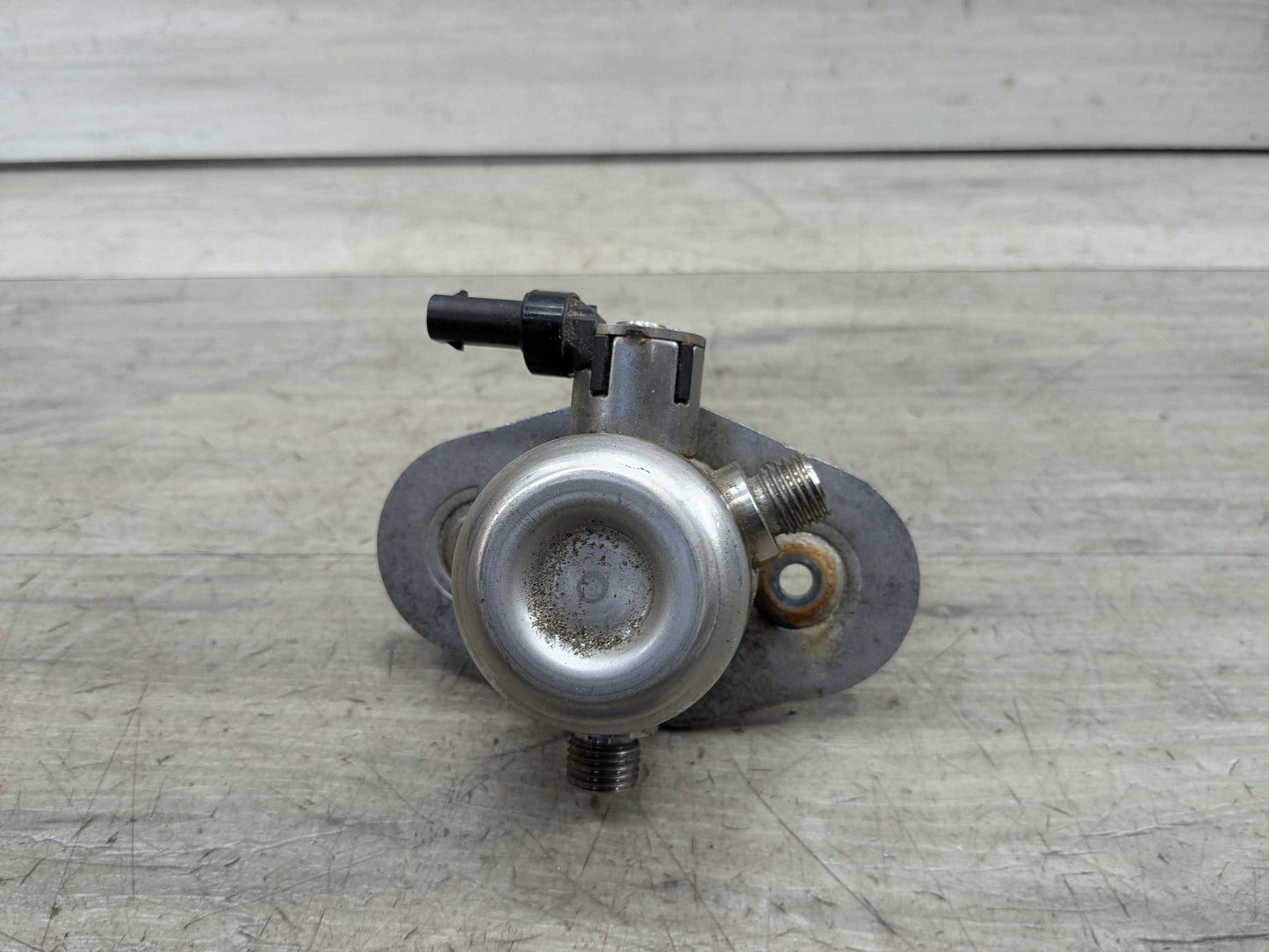 16-20 OEM BMW G11 G12 750 G30 M550 Engine N63R HPFP High Pressure Fuel Pump