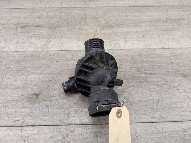 OEM BMW F15 F16 F23 F30 F32 F33 F36 Engine N55 Water Coolant Thermostat Housing