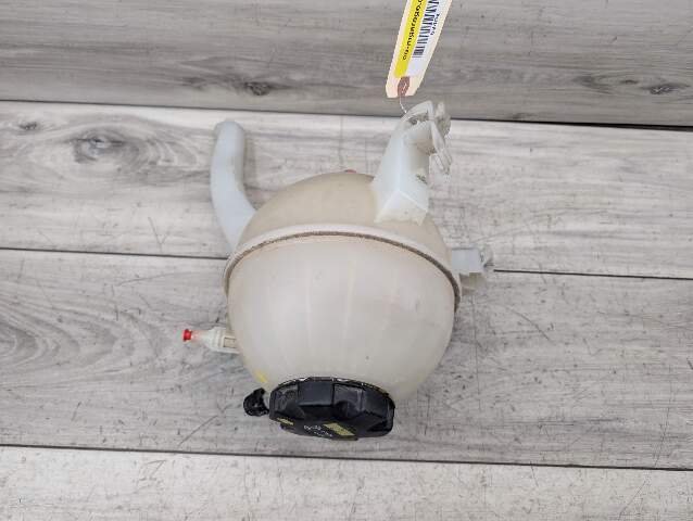 19-25 OEM BMW G05 G06 G07 X5 X6 X7 Radiator Coolant Reservoir Expansion Tank