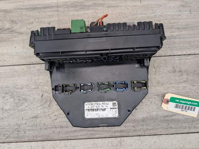 OEM Mercedes A207 W212 E550 Front SAM Module Relay Fuse Junction Box
