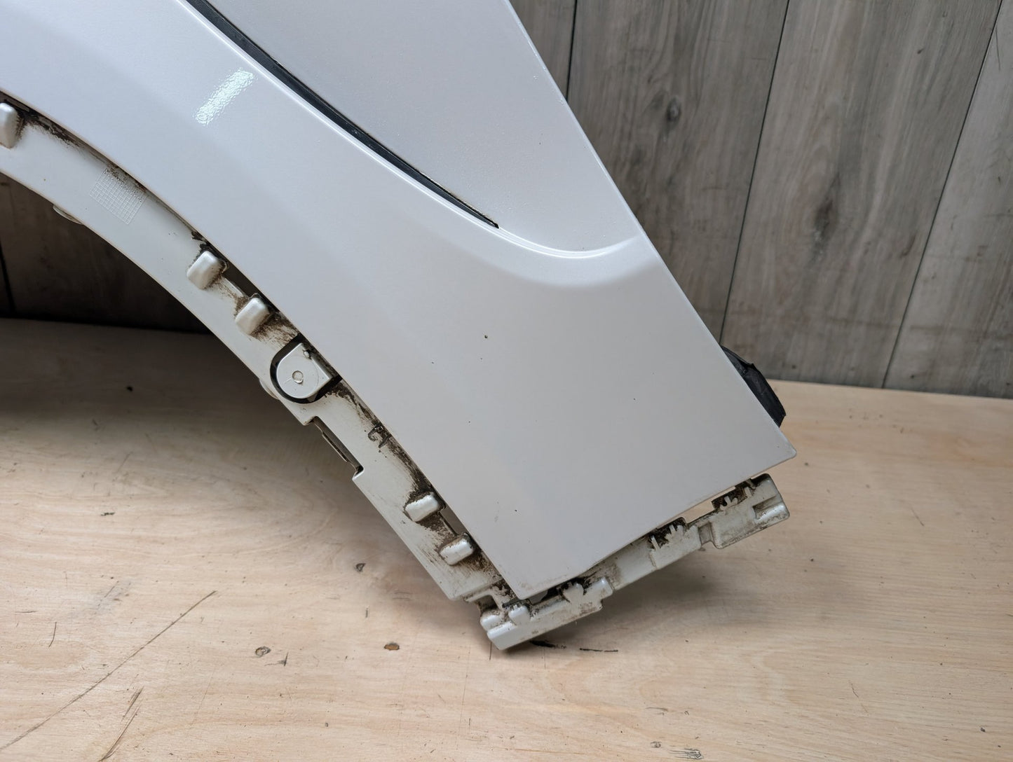 14-18 OEM BMW F15 X5 Front Left Driver Side Fender Panel White MINERALWEISS METALLIC (A96)