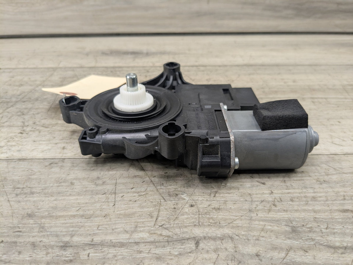 2021 BMW 330i G20 Front Right Passenger Door Window Glass Regulator Motor 8498860 OEM BMW G20 G80 330 M340 M3 FRONT Right Passenger Door Window Regulator Motor