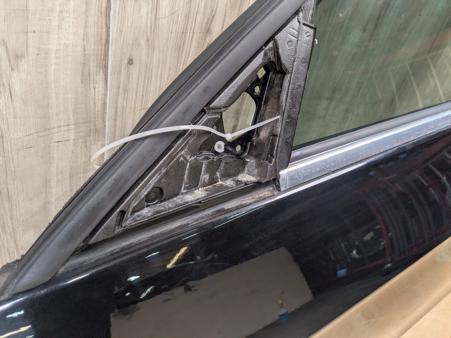 10-16 OEM Mercedes W212 E350 E400 E550 Front Left Driver Door Shell Panel Black 197 (Obsidian black- Metallic finish)