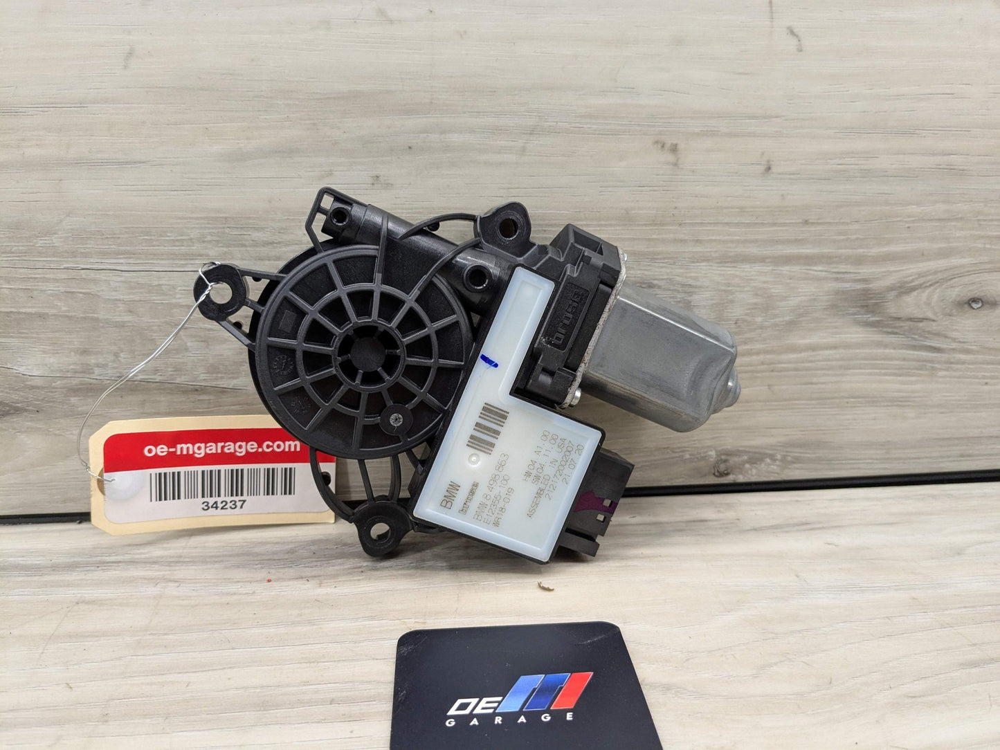 2021 BMW M340i G20 Rear Left Driver Door Window Glass Regulator Motor 8498863 OEM BMW G20 G80 M3 330 M340 REAR Left Driver Side Door Window Regulator Motor