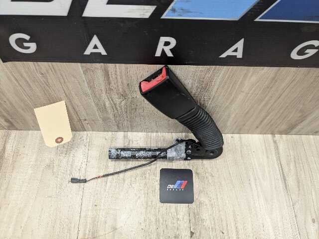 2012 BMW Alpina B7 F02 Front Right Passenger Seatbelt Seat Belt Buckle 9115306
