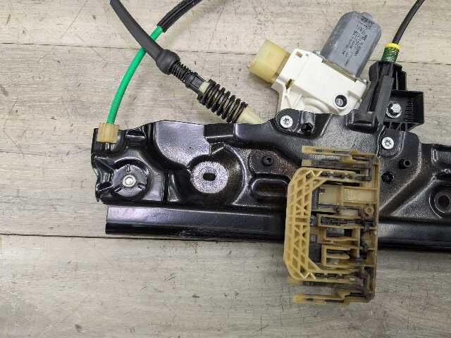 OEM BMW F10 528 535 550 M5 FRONT Right Passenger Door Window Regulator Motor