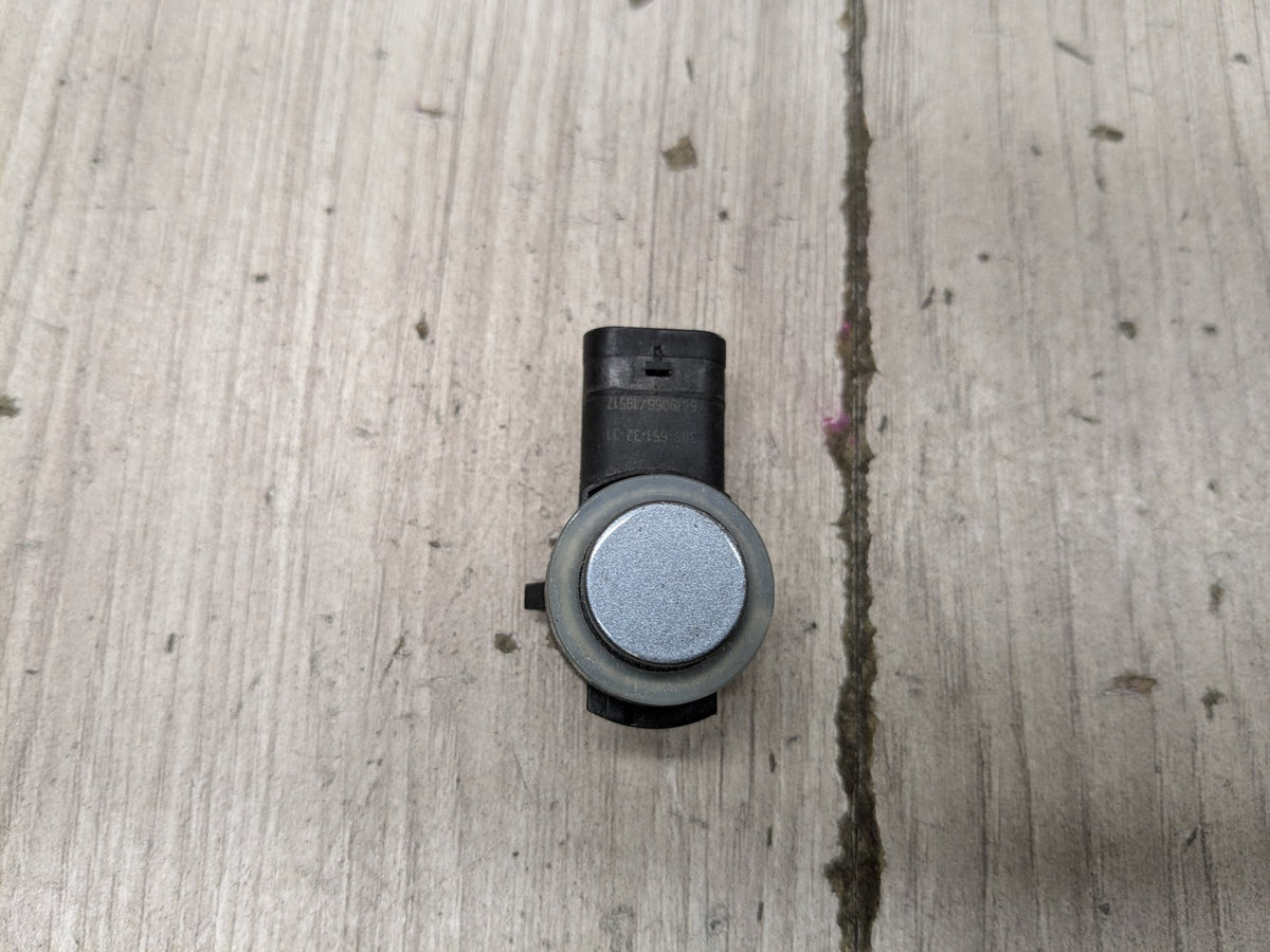 2017-2023 BMW M550i G30 Bumper PDC Parking Distance Sensor 9283200 15-20 OEM BMW F16 F90 F97 G01 G30 I12 i8 M5 X3 Bumper Parking PDC Sensor OEM