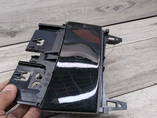 OEM Mercedes W204 W207 E350 E550 Front Center Console Ashtray Storage Compartment