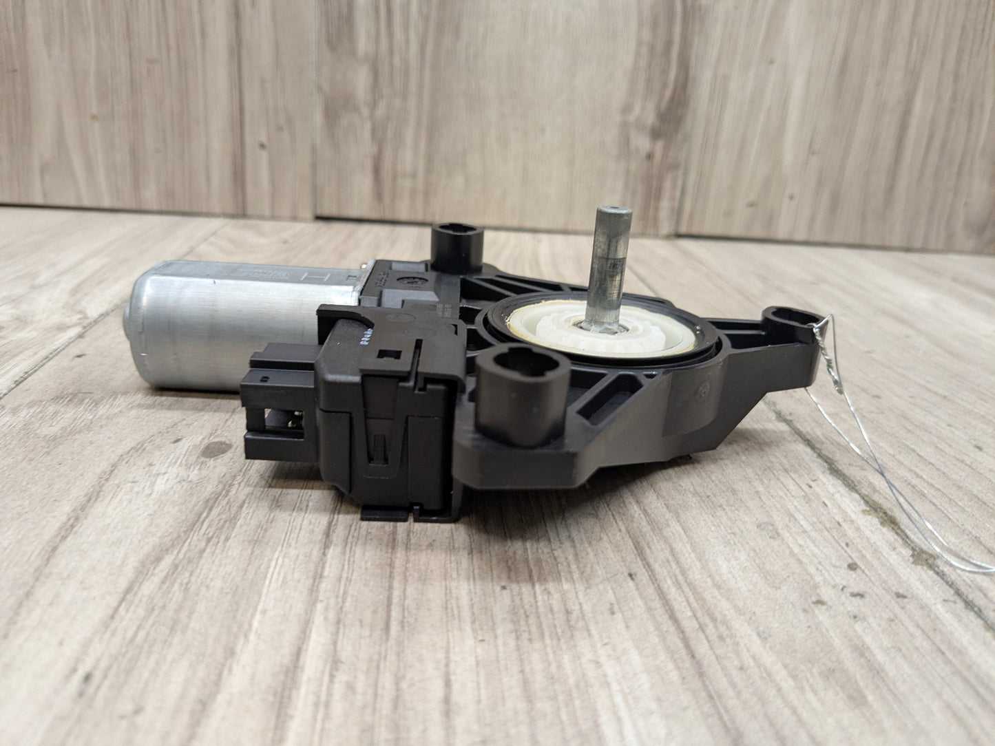 2015-2021 Mercedes-Benz C43 W205 Rear Right Passenger Door Window Glass Regulator Motor A2059080401