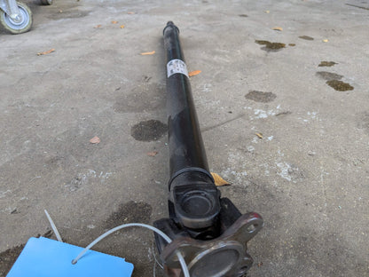 BMW Unknown Unknown Front Propeller Driveshaft Drive Shaft 9425911 OEM BMW G12 G20 G30 F90 X3 X4 X5 M5 M8 Sedan Drive Shaft Driveshaft Front Output
