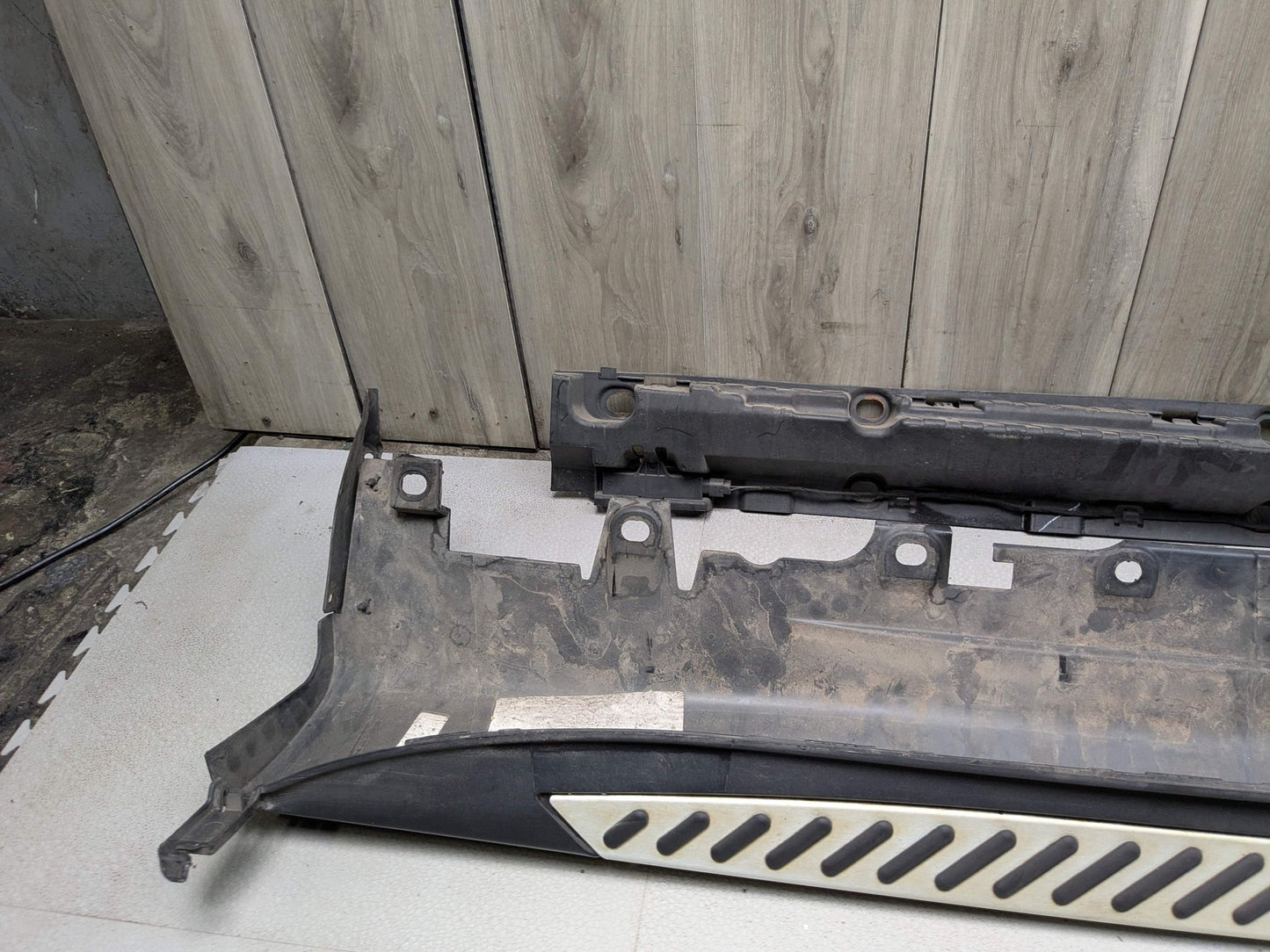 *OEM BMW F15 X5 Right Passenger Running Board Side Skirt Rocker Panel w Bracket