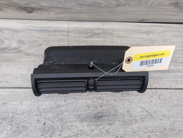 1996 - 2003 BMW Z3 E36 Dashboard Dash Board Middle Center Air Vent 8397713 M54B25O0