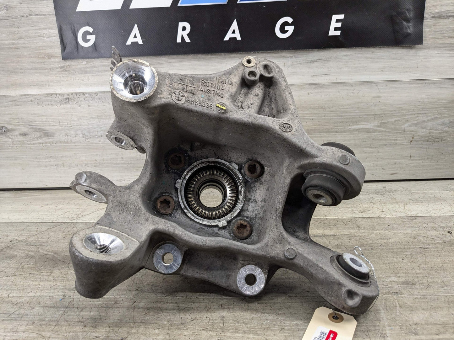 2017 BMW 540i G30 Rear Right Passenger Spindle Knuckle w/ Bearing 6866338 17-23 OEM BMW G30 530 540 M5550 REAR Right Passenger Hub Knuckle Bearing Carrier
