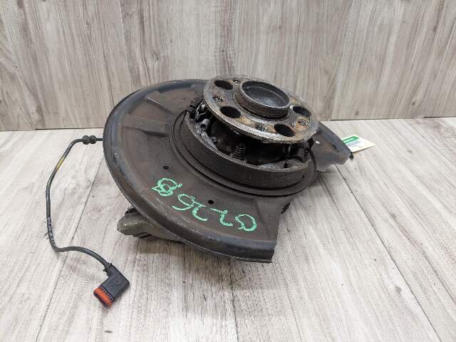 2014 Mercedes-Benz E550  Front Right Passenger Spindle Knuckle w/ Bearing 0