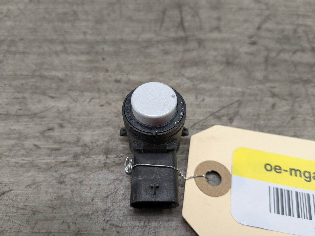 OEM BMW G01* G05* G20 G22 G23 G26 G42 G80 G82 M8 Bumper Parking PDC Sensor WHITE