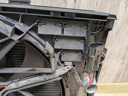 09-15 OEM BMW F01 F02 750 Radiator Condenser Cooling Fan Shroud Assembly N63
