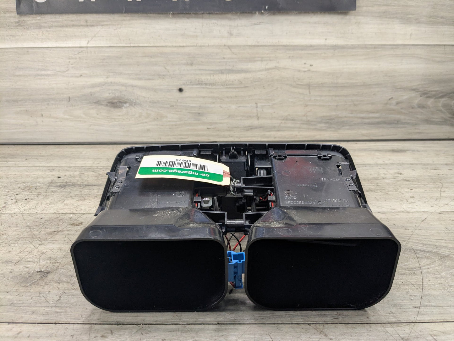 2009-2017 Mercedes-Benz E550 E-Class A207 Dashboard Dash Board Middle Center Air Vent A2078300054