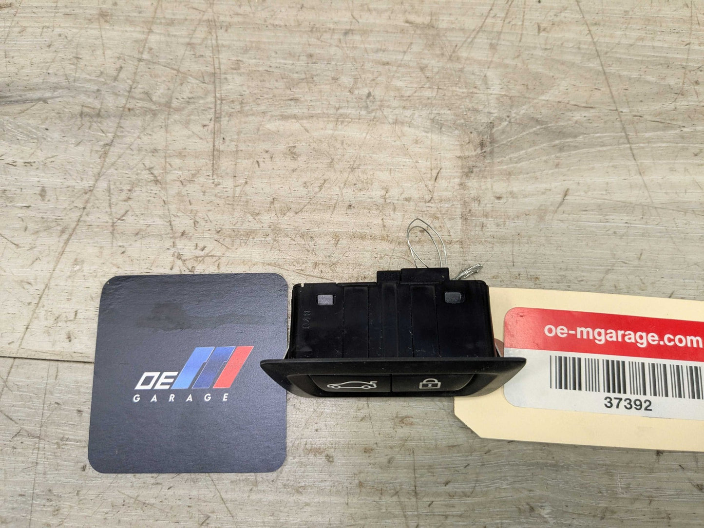 OEM BMW F02 F10 F15 F48 F90 G01 G20 G30 G80 X3 Rear Trunk Lid Center Lock Switch