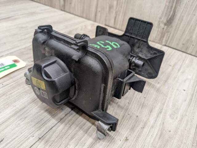 16-21 OEM BMW G11 G12 G30 M550 750 M760 N63 Coolant Expansion Tank Reservoir