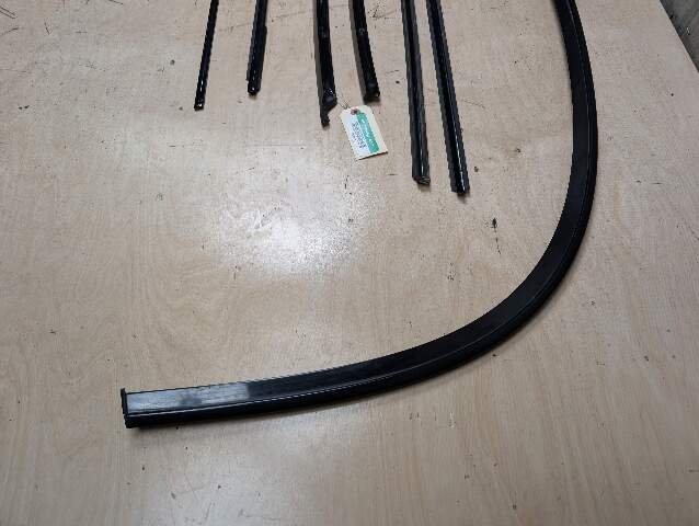 OEM BMW E88 135 Front Rear Door Exterior Trim Molding High Gloss Black SET of 7