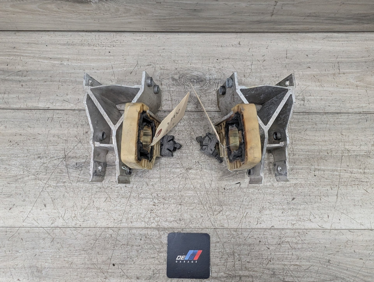 OEM BMW F90 F93 G11 G12 G16 G30 M5 Radiator Mount Support Bracket Left Right SET