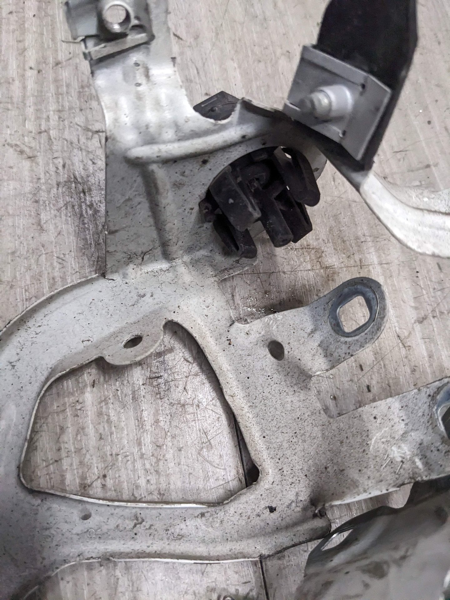 2013 BMW 535xi F10 Front Left Driver Fender Brackets SET 41357207209 11-16 OEM BMW F10 528 535 550 Front Right Side Fender Bracket Wing Holder SET