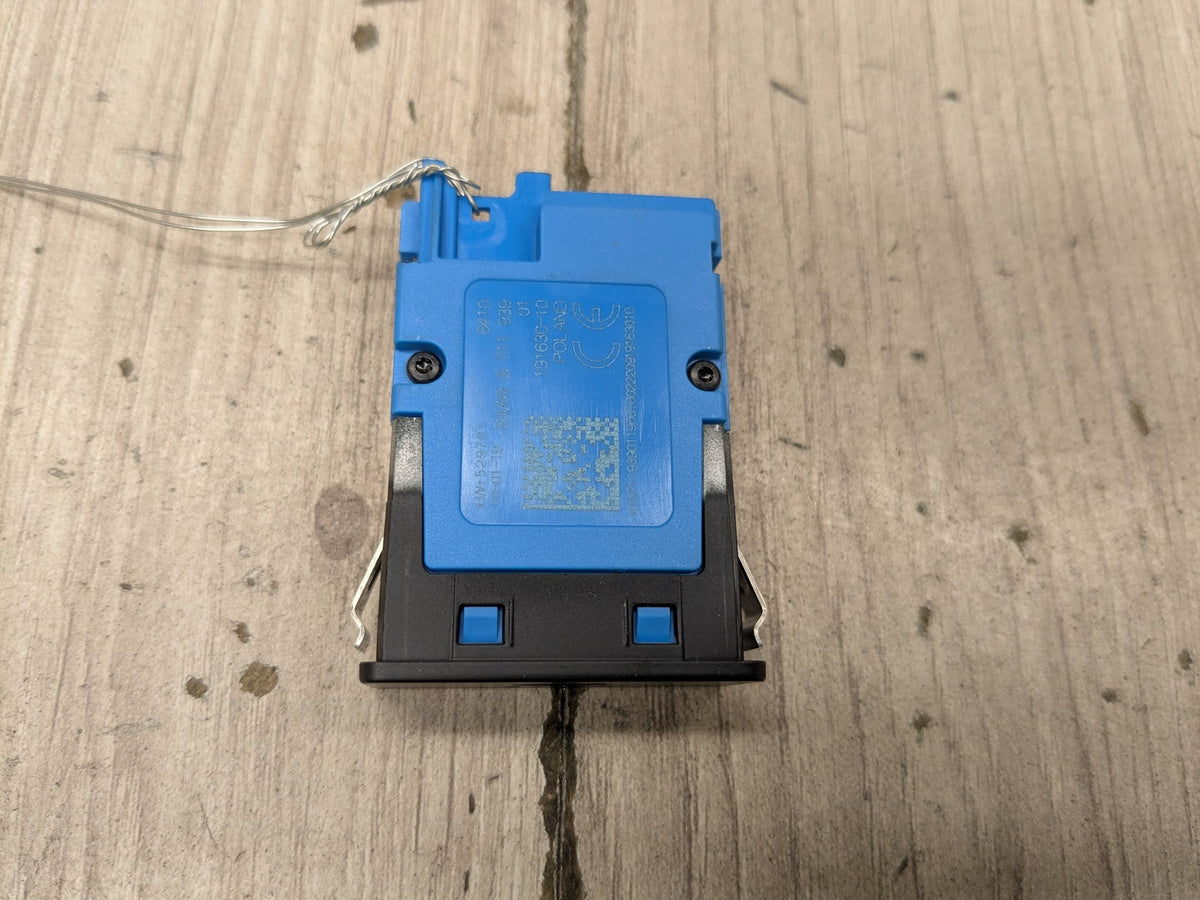 OEM BMW F44 F48 F97 G01 G05 G12 G20 G30 G80 USB Dual Type C Charger Port Socket