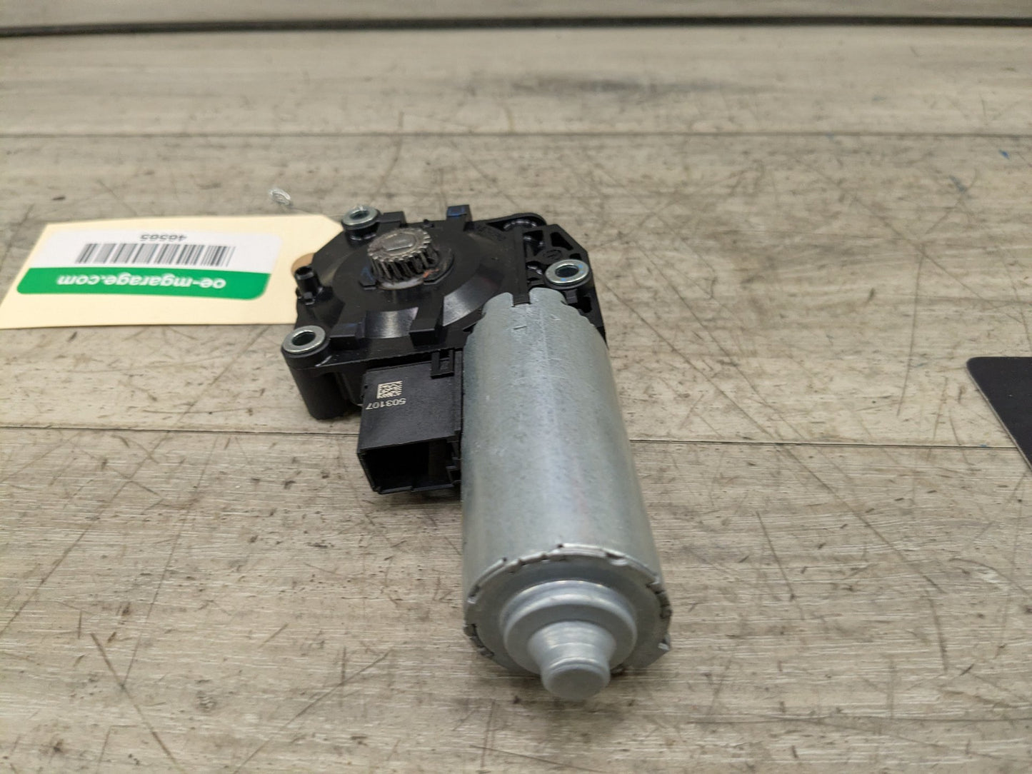 2020 BMW 330i G20 Sunroof Sun Roof Glass Motor 7424804 OEM BMW G20 G22 G26 G42 G80 G82 G87 M2 M3 M4 Sunroof Moonroof Motor Drive Unit