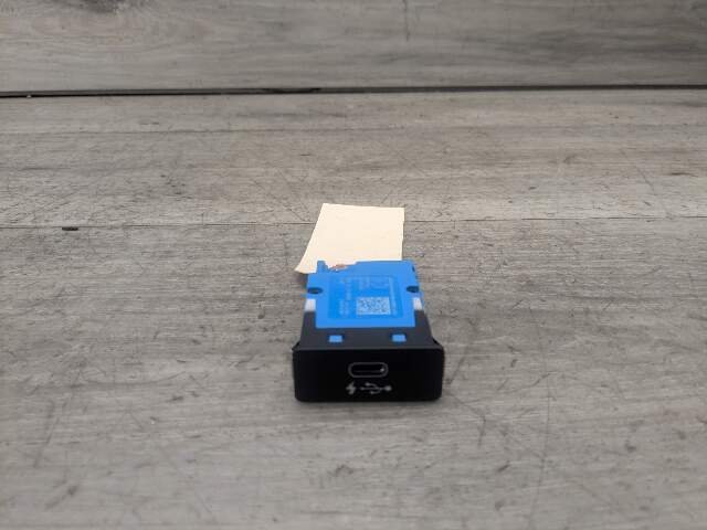 OEM BMW F44 F48 F97 G01 G05 G12 G20 G30 G80 USB Dual Type C Charger Port Socket