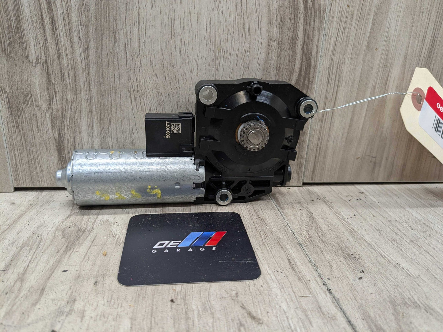 2023 BMW M240i G42 Sunroof Sun Roof Glass Motor 7424804 OEM BMW G20 G22 G26 G42 G80 G82 G87 M2 M3 M4 Sunroof Moonroof Motor Drive Unit