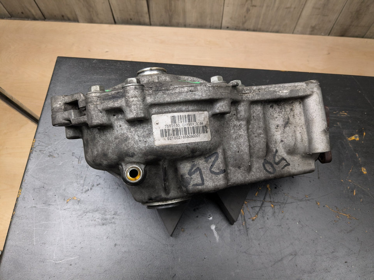 2010 BMW X5 E70 Front Axle Carrier Differential 7552533 07-14 OEM BMW E70 E71 X5 X6 X5M AWD Front Differential Axle Carrier Ratio 3.64