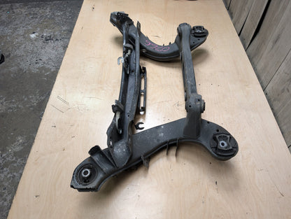 10-16 Mercedes A207 C207 W204 W207 W212 Rear Subframe Support Cradle Crossmember