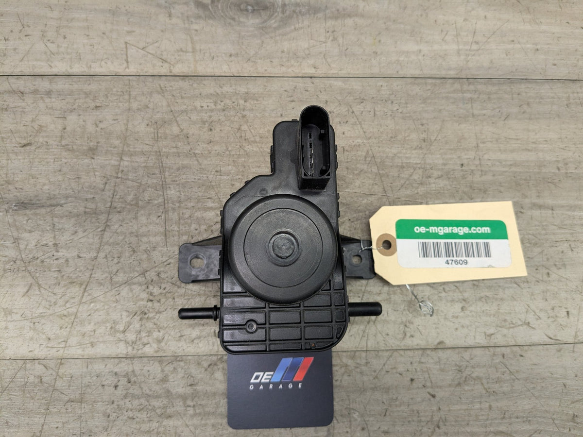 09-13 OEM BMW E70 E90 X5 335D M57N2 Diesel Emission Fluid Transfer Pump SCR