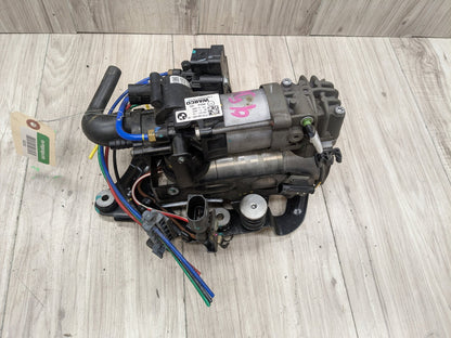 2016 BMW 750i G12 Air Suspension Compressor Pump 6861882 16-22 OEM BMW G11 G12 740 750 M760 Air Suspension Compressor Pump Module Motor OEM