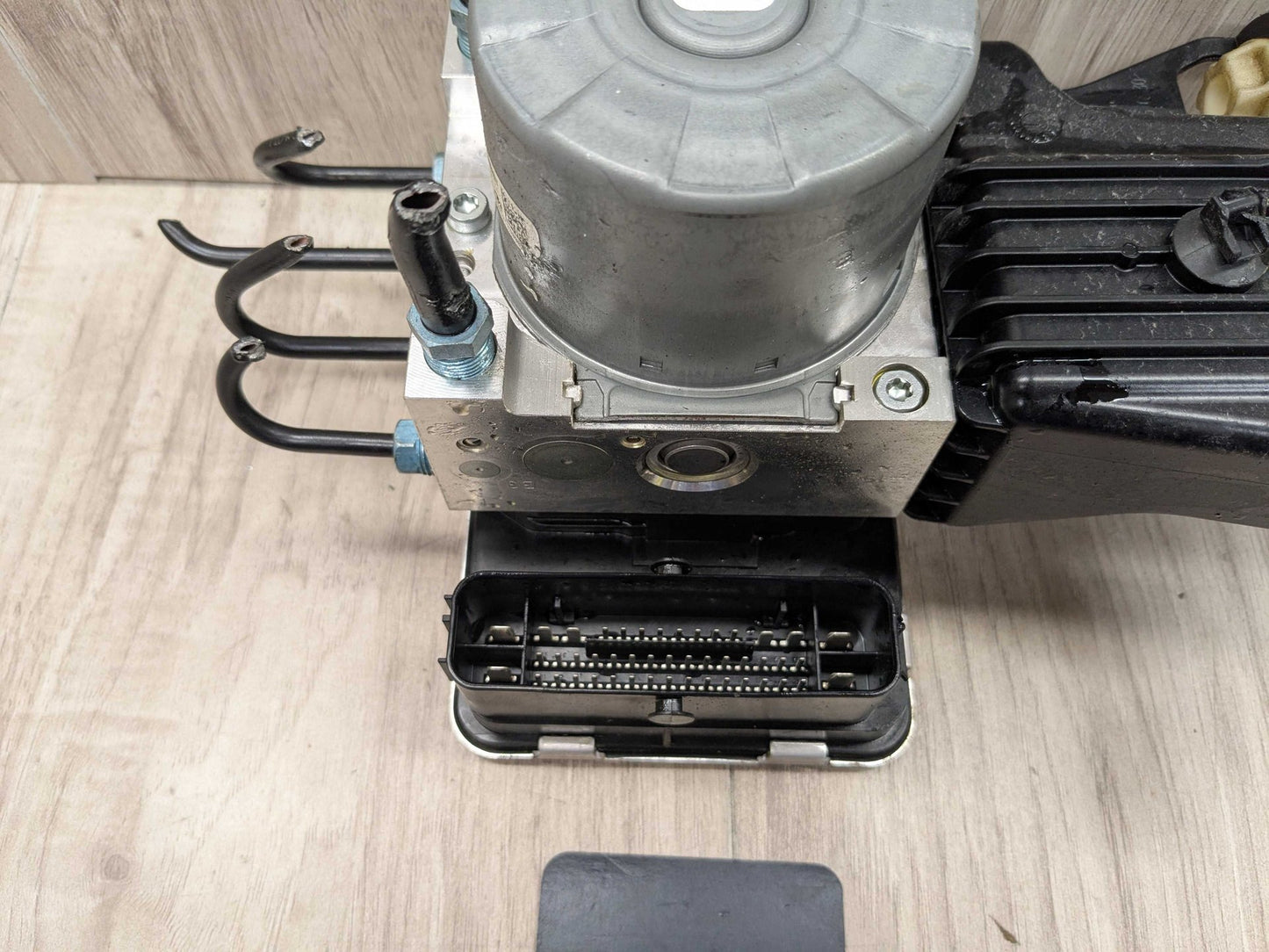 2022 BMW Z4 G29 ABS Pump Module 5A44C38 OEM BMW G20 G22 G23 G26 G29 ABS Brake Pump Anti Lock DSC Dynamic Control