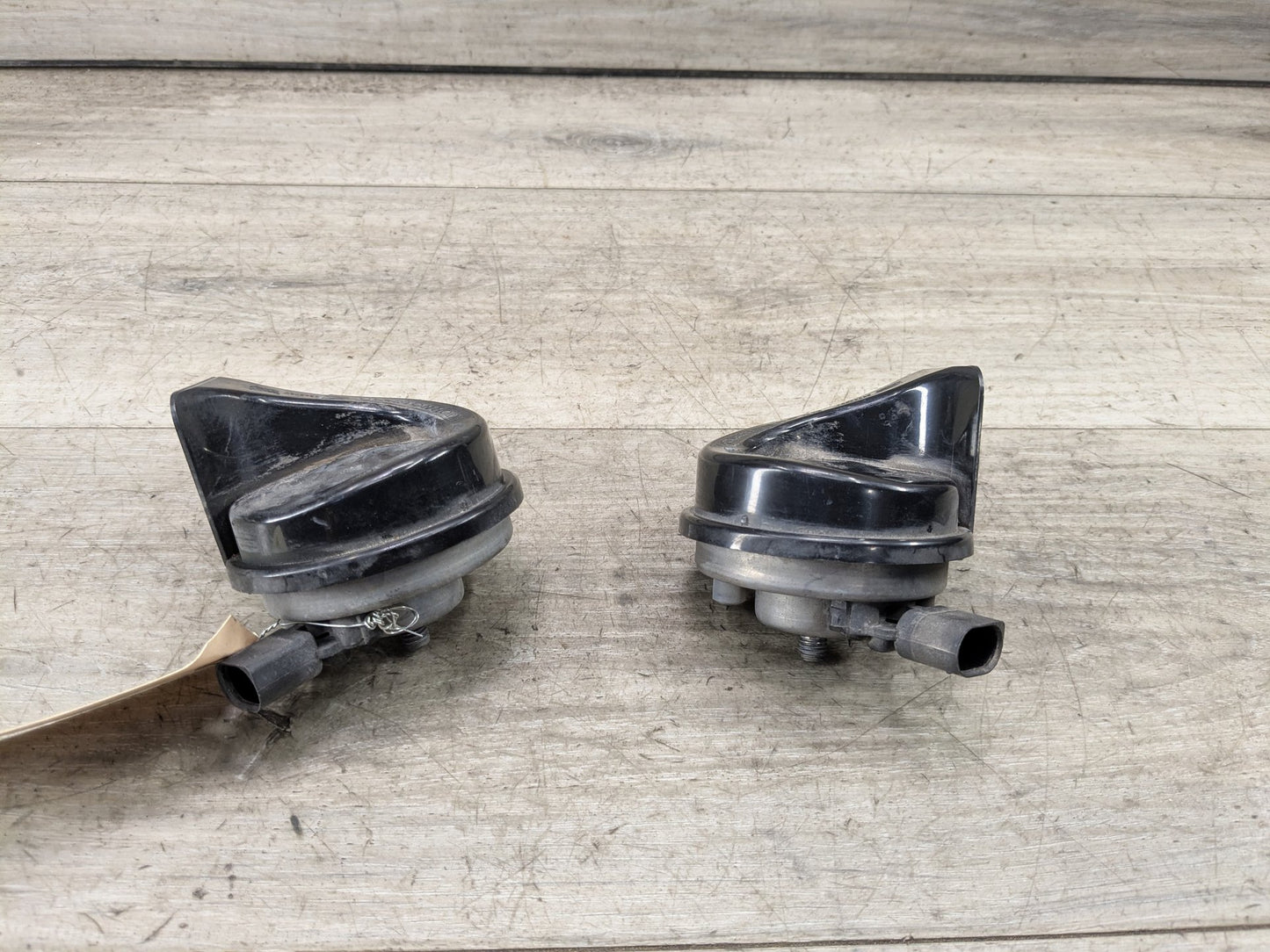 2011-2016 BMW 528i F10- Horn Set PN: 7279781