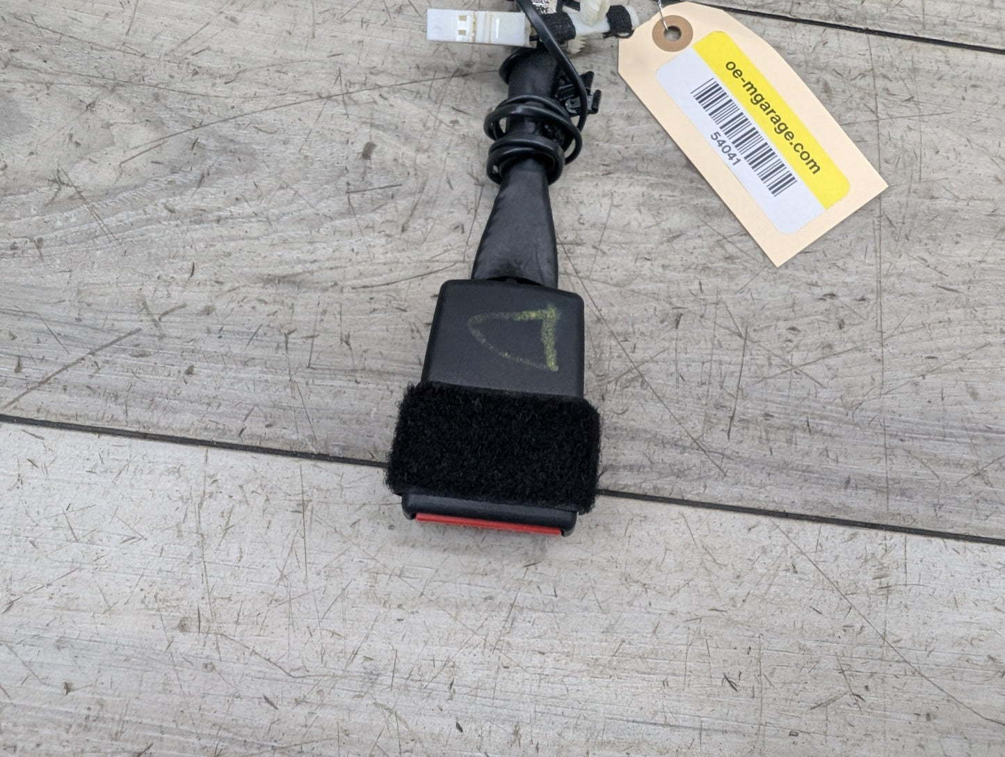 OEM BMW F90 G11 G12 G30 530 540 M550 750 M5 Front Left or Right Seatbelt Buckle