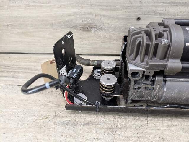 09-15 OEM BMW F01 F02 740 750 760 B7 Rear Air Suspension Compressor Pump Motor