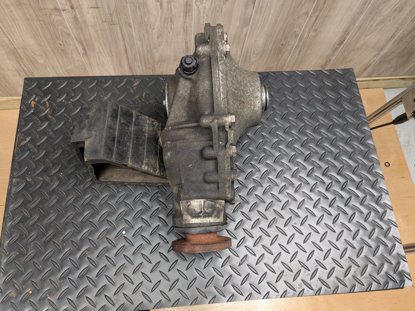 2014 BMW 435i F32 Front Axle Carrier Differential 7584519 OEM BMW F10 F30 F32 F33 F36 AWD Front Differential Axle Gearbox Carrier 3.23 N55