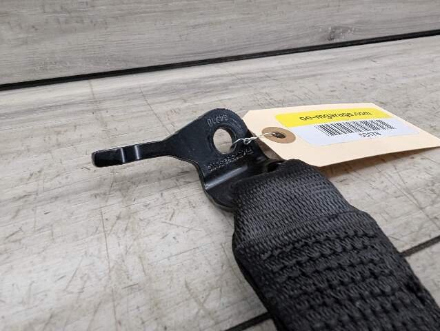 17-23 OEM BMW G30 530 F90 M5 Sedan Rear Left 2nd Row Center Seat Belt Buckle