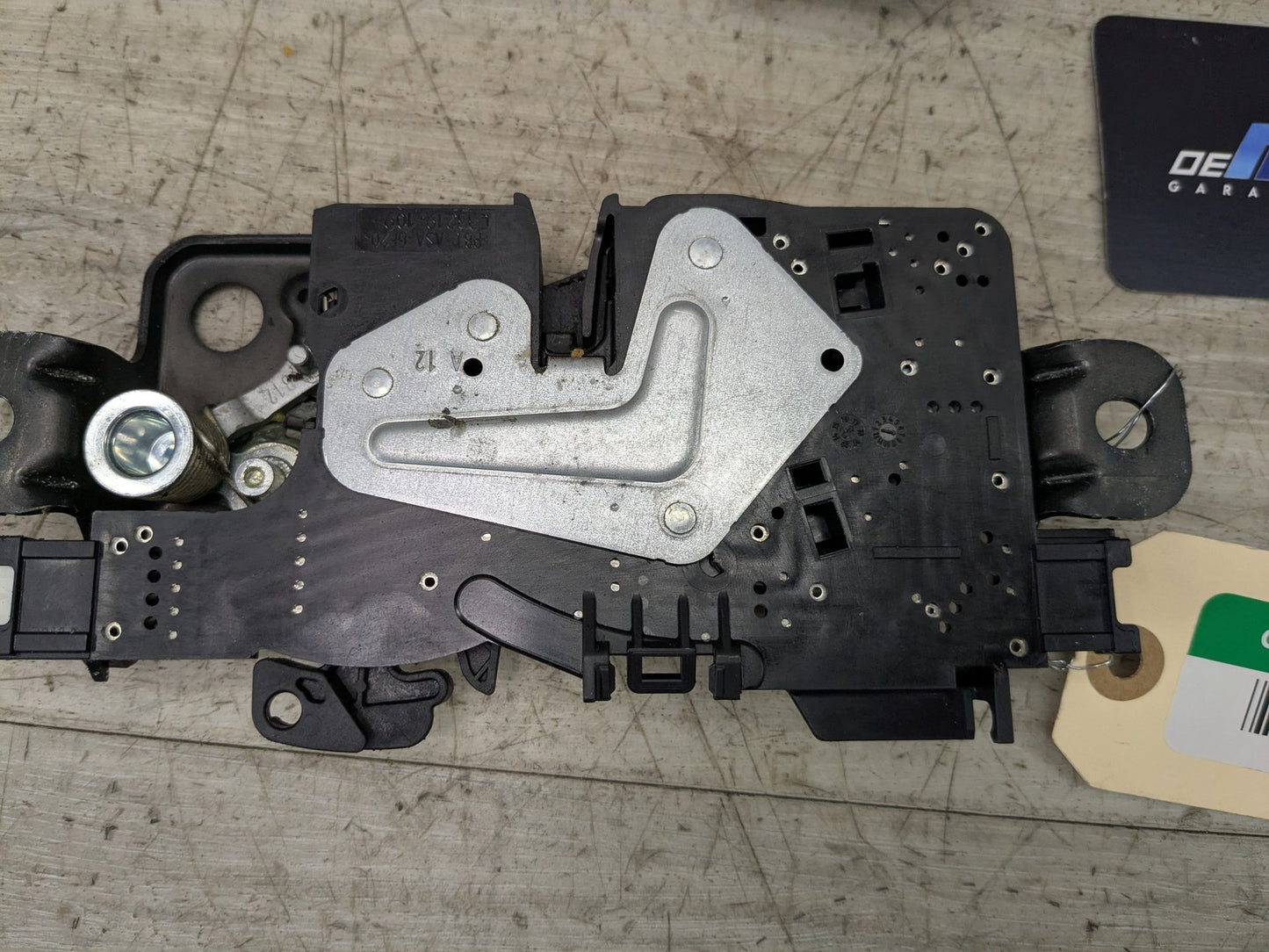 2018 BMW X3 G01 Liftgate Trunk Lid Liftgate Lock Latch Actuators SET 7383561 OEM BMW F90 F97 G01 G12 G22 G30 X3 M5 Trunk Lid Actuator Latch Lock System SET