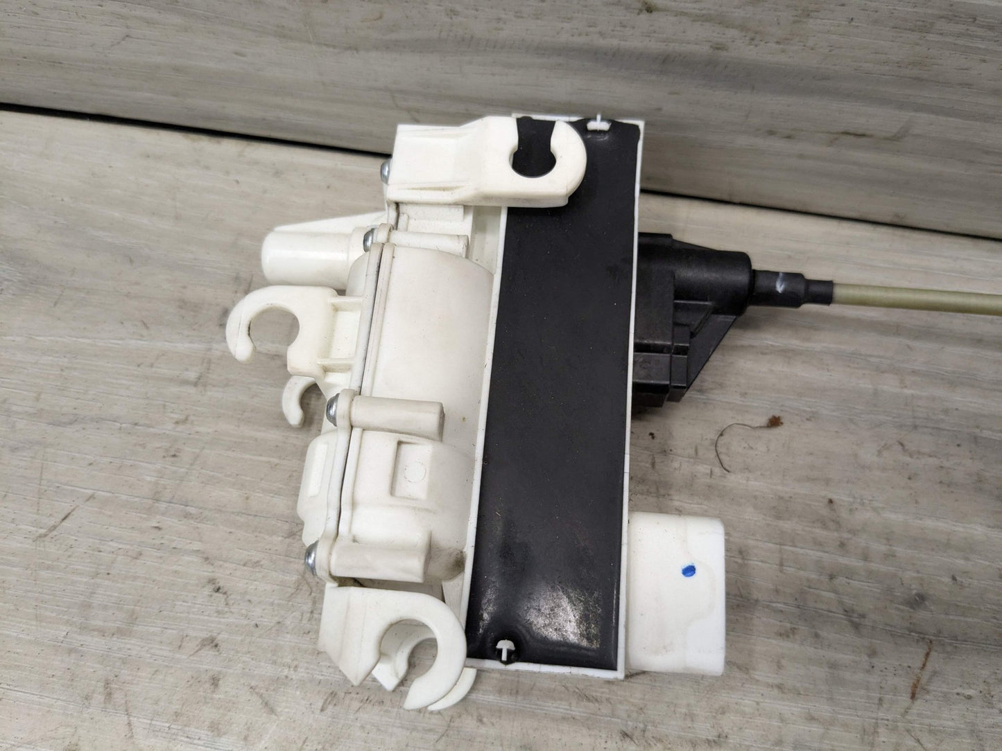 2016 BMW 740i G12 Front Right Passenger Door Latch Lock Actuator w/ Soft Close 2581894 16-22 OEM BMW G11 G12 Front Right Passenger Door Lock Latch Actuator SOFT CLOSE