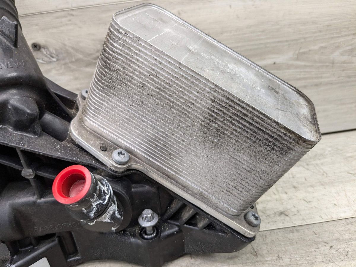 16-20 OEM BMW F22 F30 F32 F36 340 440 Engine B58 Oil Filter Housing