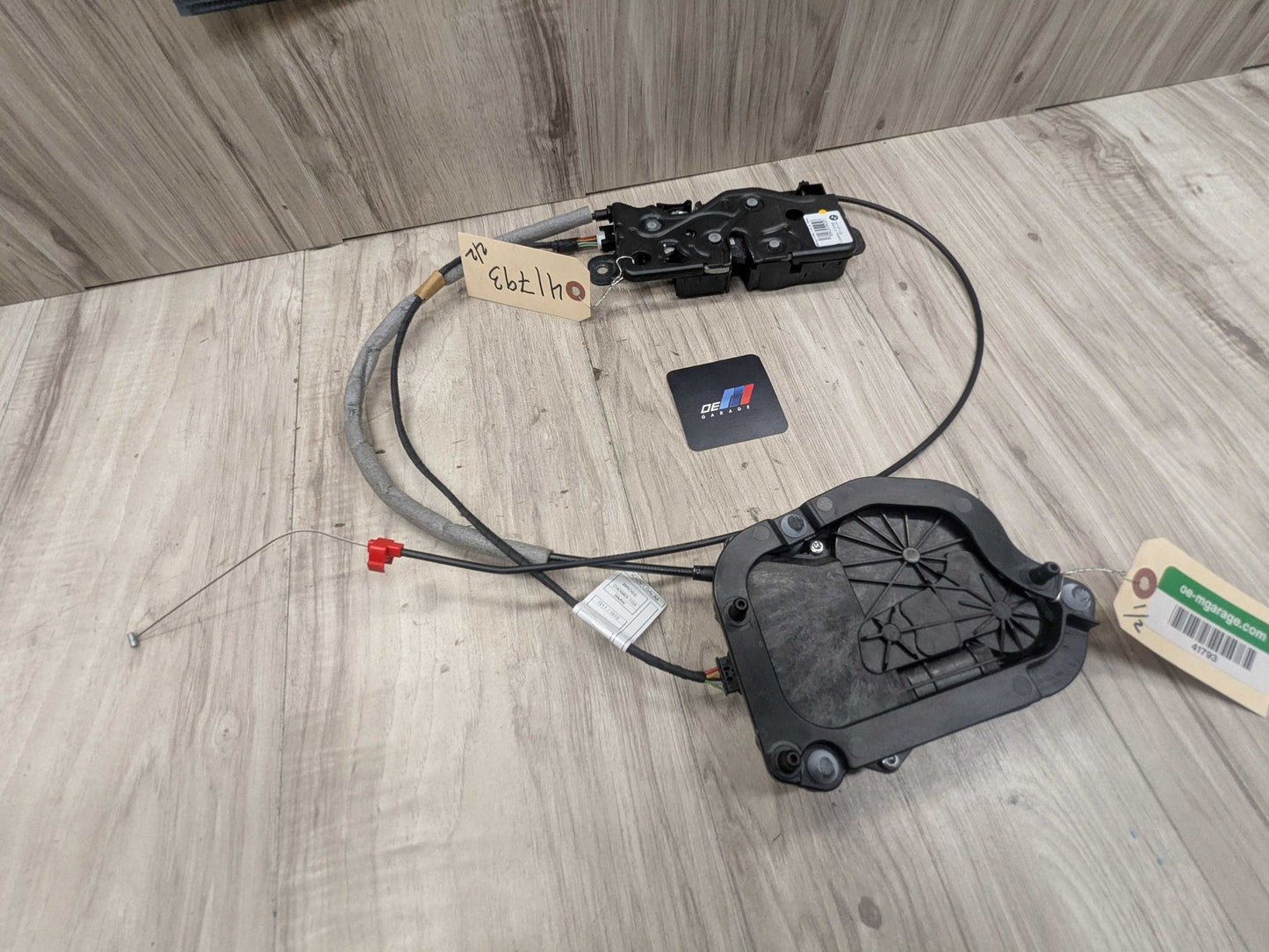 2017 BMW 740i G12 Liftgate Trunk Lid Liftgate Lock Latch Actuators SET 7357097 16-22 OEM BMW G11 G12 740 750 M760 Trunk Lid Power Lock Drive Actuator