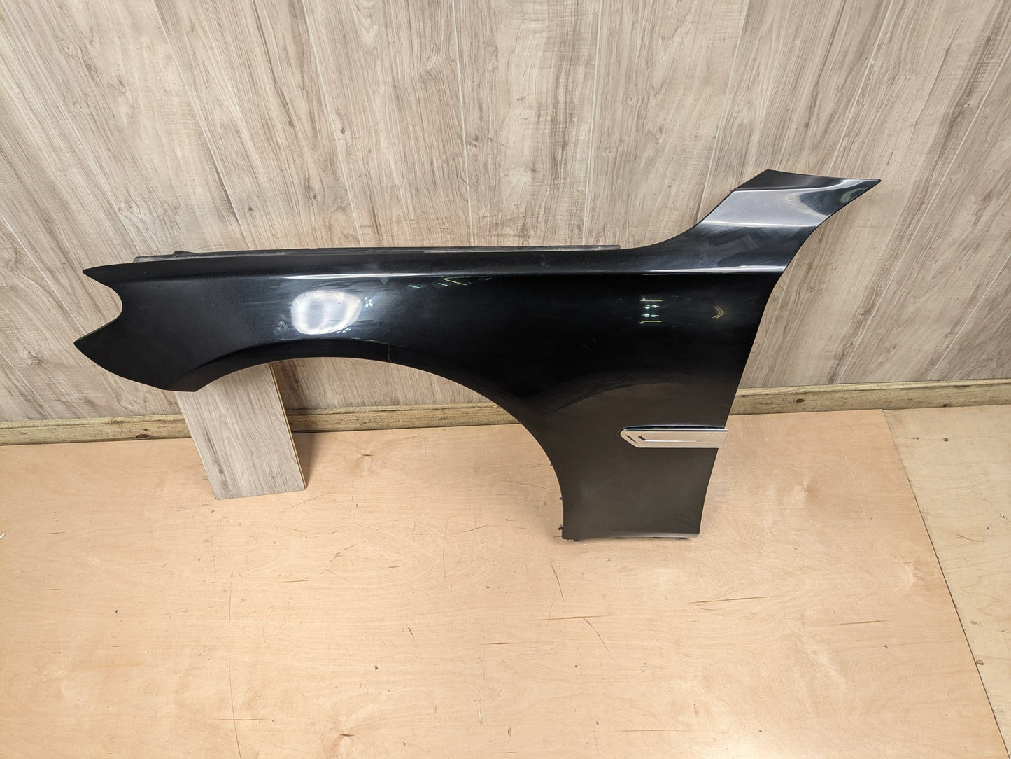 2010-2015 BMW 750i F01- Left Driver Side Fender PN: 7261461